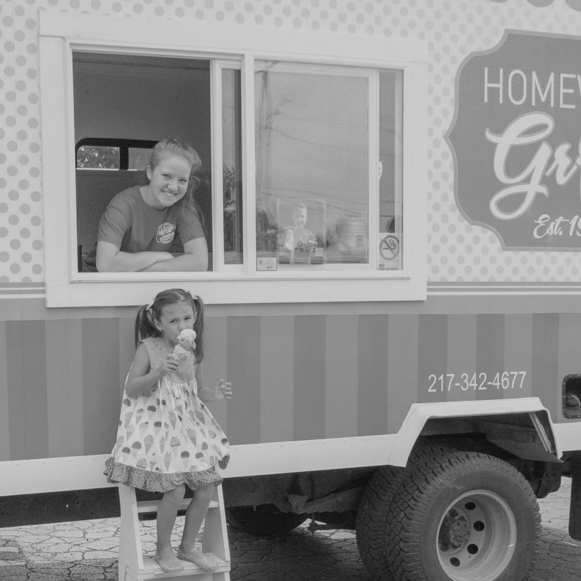 child at an ice cream truck